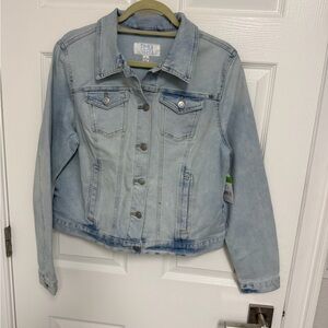 Time and Tru Light Wash Denim Jacket